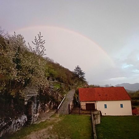 Konak Ugnji-Village Цетине Екстериор снимка