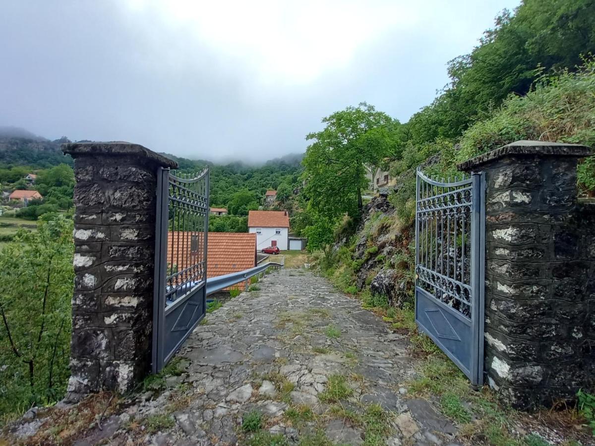 Konak Ugnji-Village Цетине Екстериор снимка