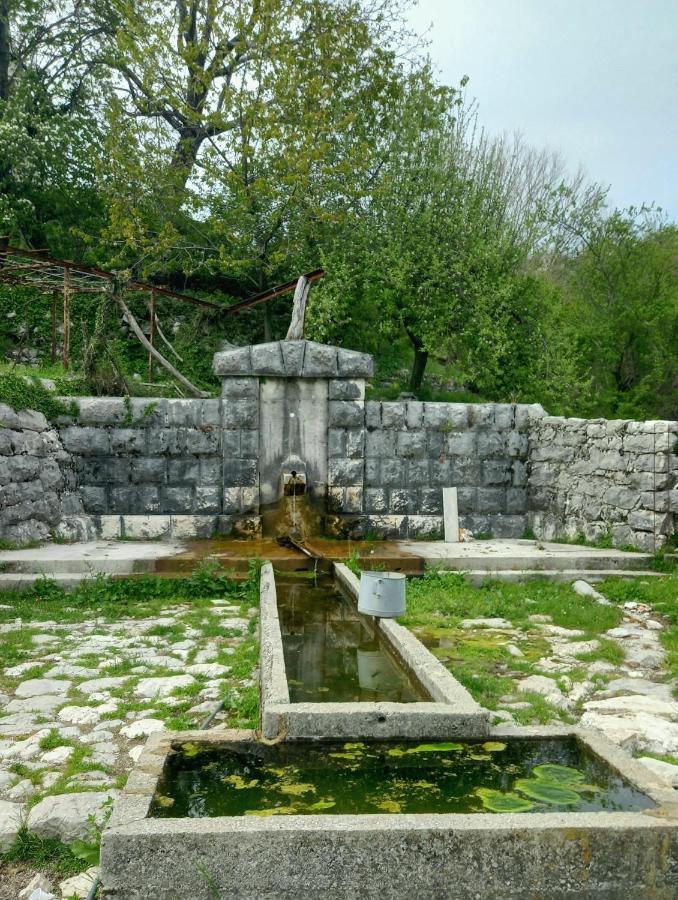 Konak Ugnji-Village Цетине Екстериор снимка
