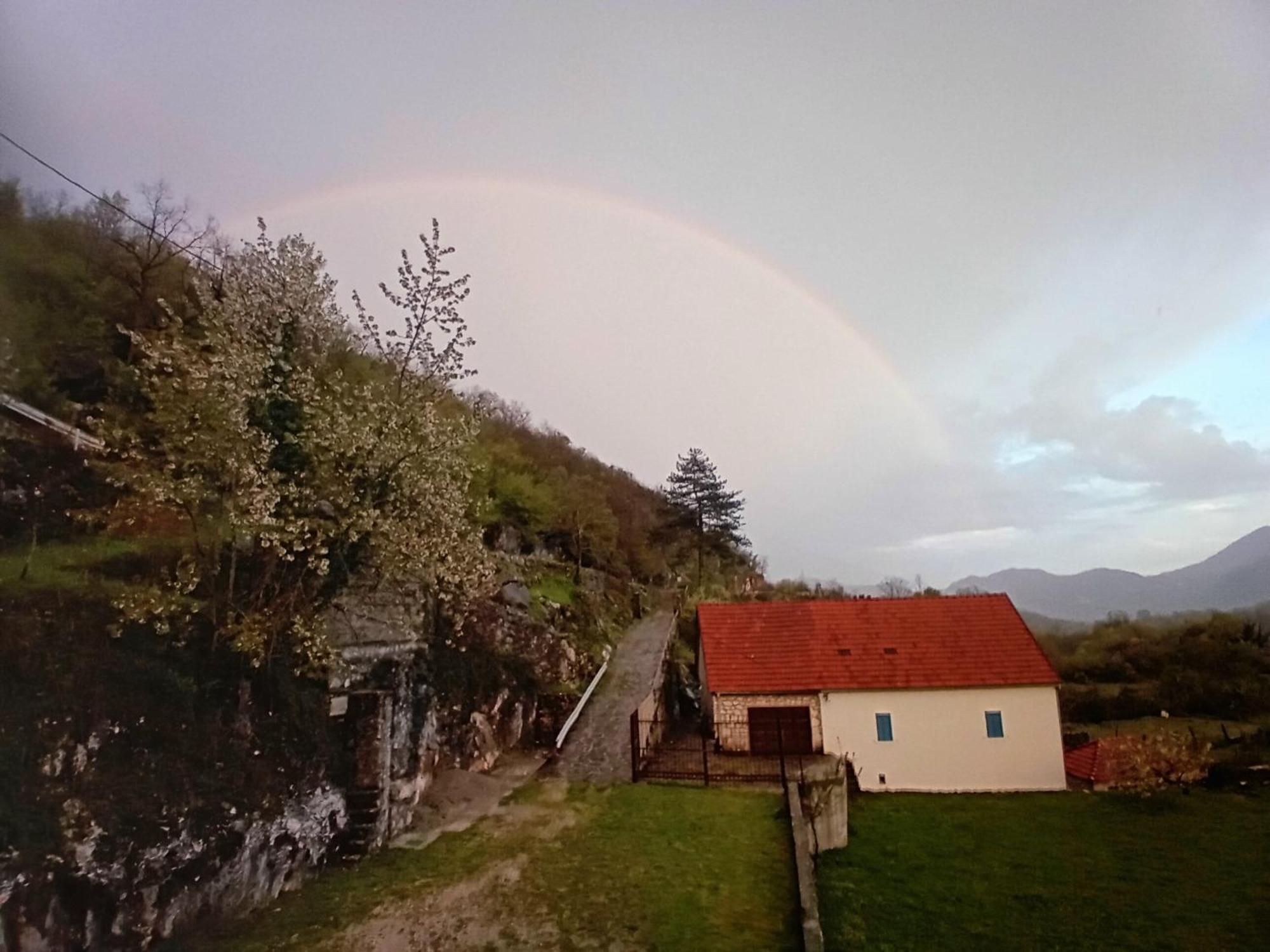 Konak Ugnji-Village Цетине Екстериор снимка