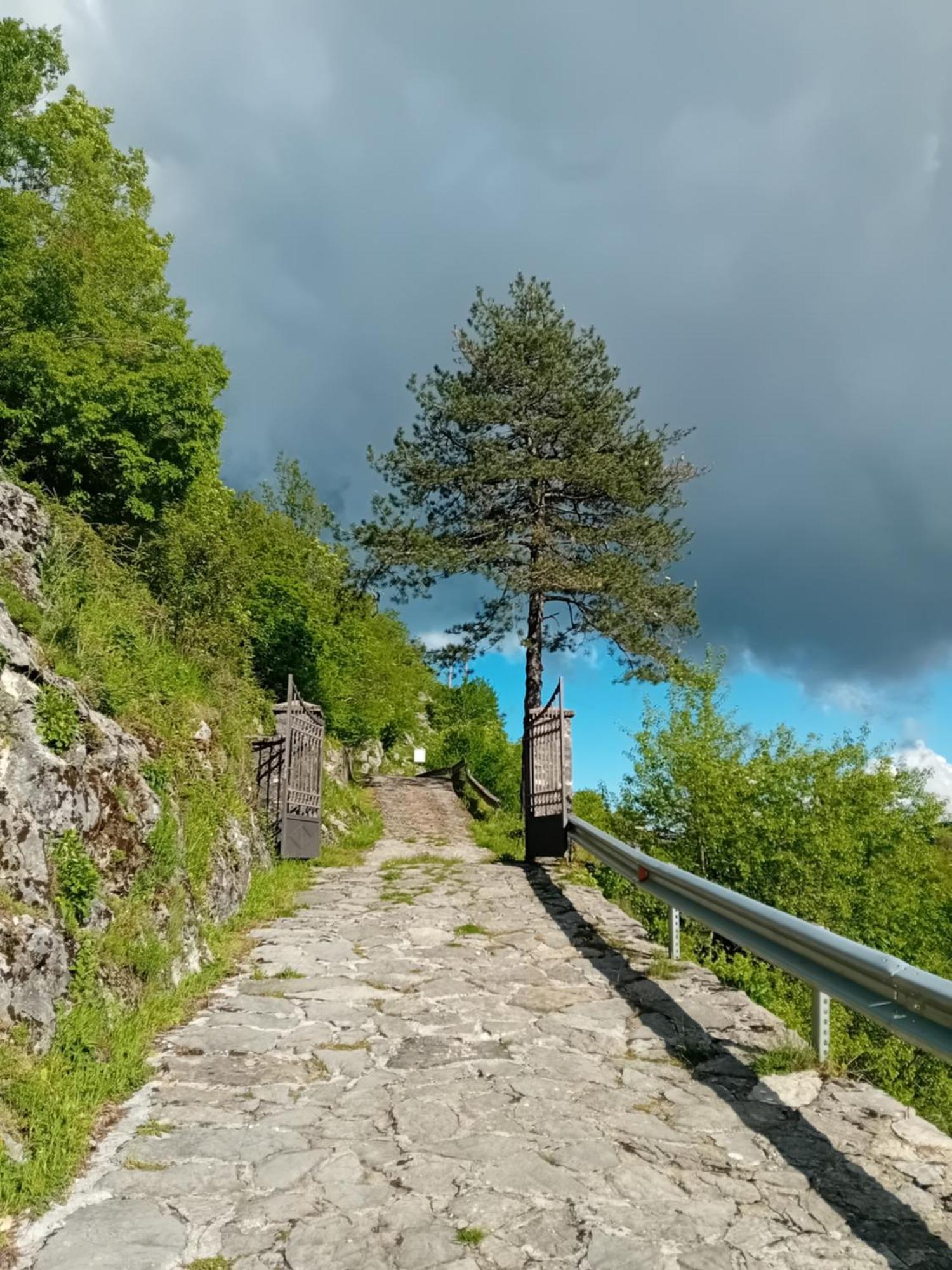 Konak Ugnji-Village Цетине Екстериор снимка